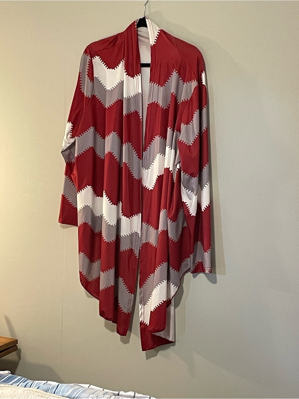 Red & Gray Zigzag Open Front Cardigan